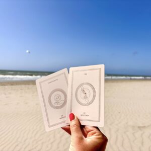 LE BOHO tarotset met astrologische symbolen en gouden accenten voor spirituele groei